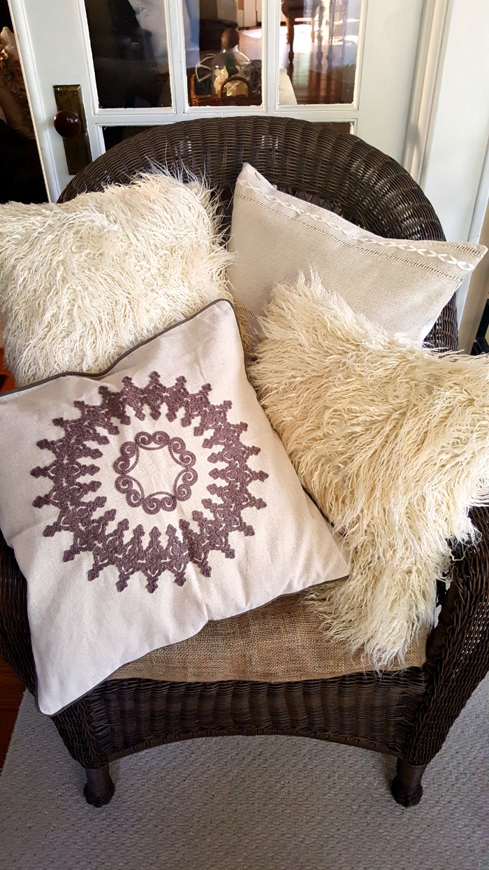New Throw Pillows – CHEAP!